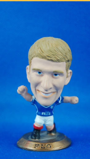 MC233 Tore Andre Flo Glasgow Rangers (H) Microstars UK Series 01